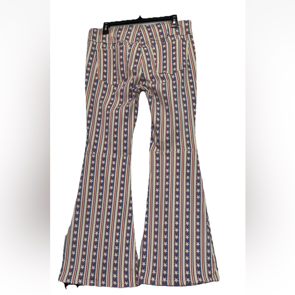 We the Free Penny Pull-on Stars Stripes Denim Stretch Flare Jeans 32 30” Inseam - Picture 3 of 7